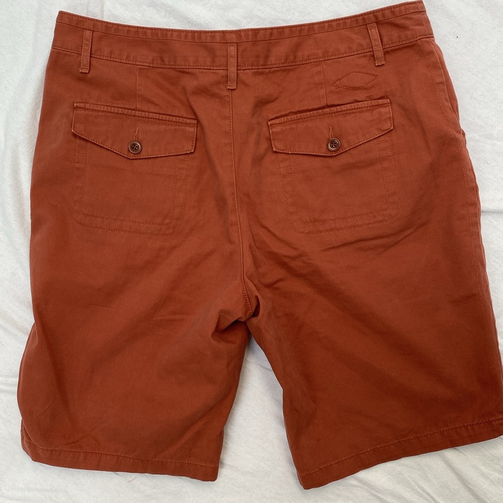 Eddie Bauer Bermuda Shorts - Picture 2 of 6
